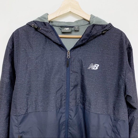 New Balance Well Worn and still Running Zip up size M - Picture 2 of 9
